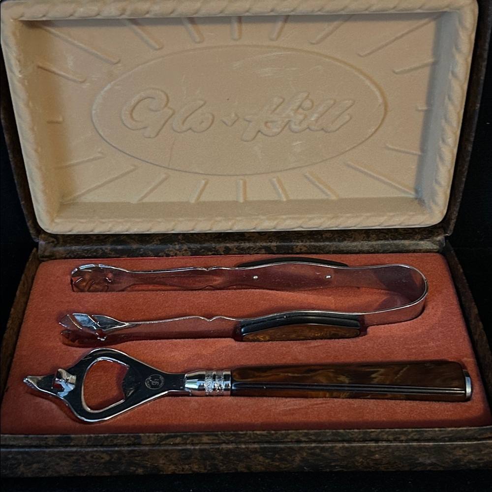 Brown Grooming Tool Set